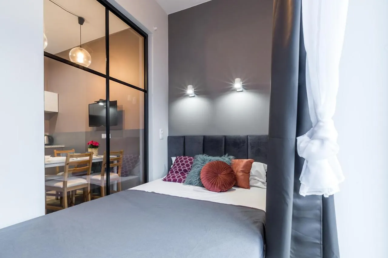 Friendhouse Residence كراكوفيا شقة